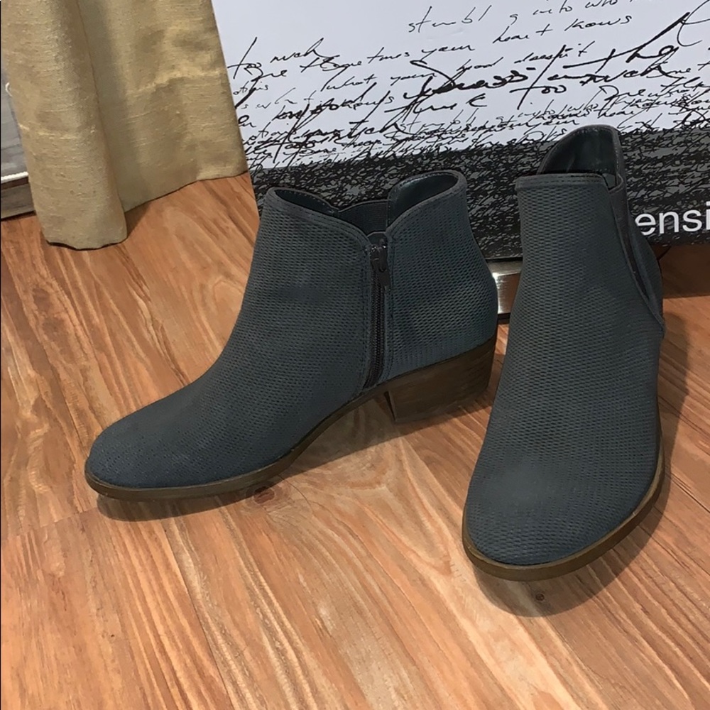 kensie Women's GERONA Ankle Boot, Grey, 8.5 M US - Picture 3 of 7